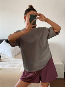 Livesso Bộ đồ ngủ tay ngắn và quần short dáng rộng màu trơn 2 món cho nữ - Màu xám đen - Xem 4