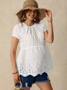 SHEIN Blusa de maternidad con bordado calado y detalle de volantes, ideal para vacaciones de verano - Blanco - Ver 2