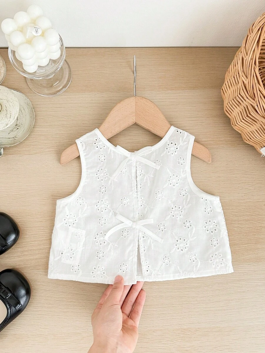 SHEIN LMoss Kids 女宝宝可爱夏季休闲百搭白色花卉刺绣背心 - 白色 - 查看 1