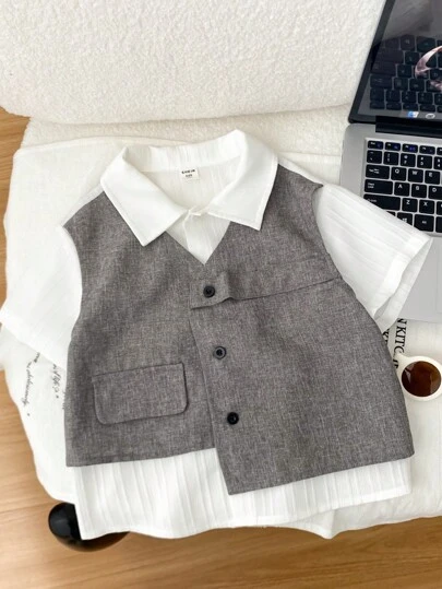 SHEIN 年轻男孩休闲学院风街头时尚二合一工装背心拼接设计，纹理灰色背心搭配白色图案纽扣衬衫，适合生日派对、晚会、表演、婚礼、洗礼、学校派对、节日