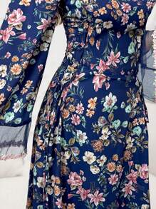 Al Najma 女士优雅花卉印花喇叭袖土耳其和阿拉伯风格长裙，朴素的卡夫坦 - 藏蓝色 - 查看 4