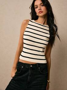 Poéselle Top corto sin mangas de cuello redondo con estampado de rayas y parte posterior retorcida para outfits de verano de mujer, top sin espalda - Blanco y Negro - Ver 6