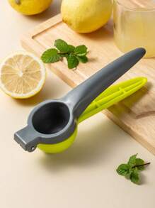 SHEIN 1 pieza Exprimidor manual de limón para la cocina, prensa de fruta portátil para uso doméstico - Multicolor - Ver 6