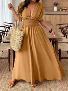 SHEIN Clasi 夏季大码简约纯色V领修身开衩连衣裙