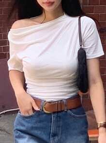 DAZY Camiseta blanca de manga corta de ajuste ceñido con cuello oblicuo para mujer, de verano
