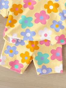 SHEIN 2pcs Young Girl Casual Simple Short Sleeve Top And Shorts Set, Suitable For Summer