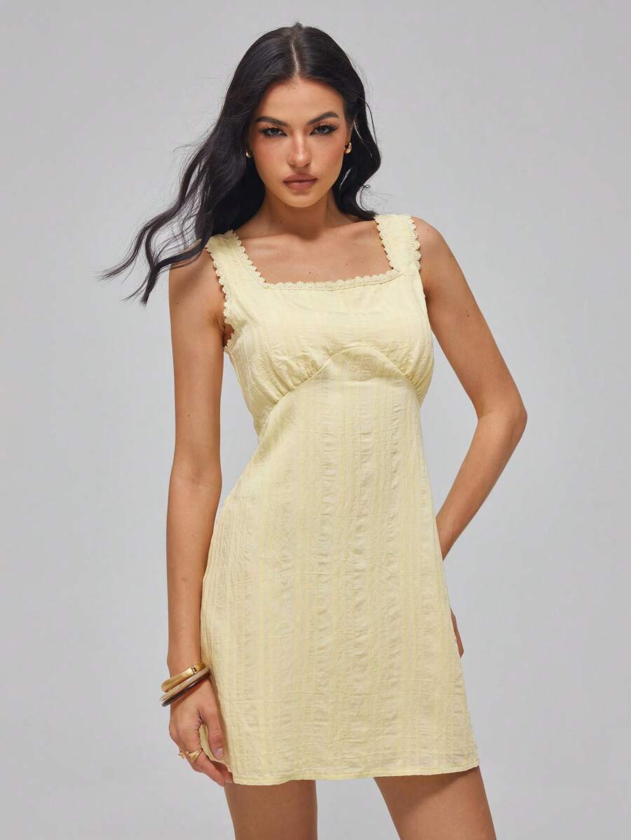 Roylia Vestido mini romántico francés de mujer con escote cuadrado, ajustado, con detalles de volantes en color amarillo