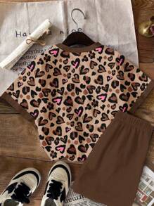 SHEIN Leap Crew 复古粉色心形豹纹花卉卡通图案，少女休闲宽松圆领短袖T恤和短裤两件套，适合春夏季，夏季服装，轻松舒适，儿童秋季分层装，时尚儿童，休闲装，儿童图案服装，返校，秋季服装，返校节 - 彩色 - 查看 3