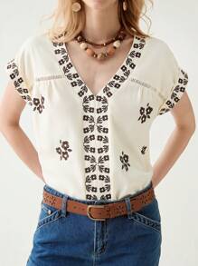 波西米亚刺绣V领休闲衬衫 - 杏色 - 查看 2