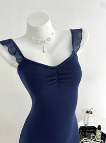 Chiquease Vestido mini elegante de unicolor con escote cuadrado, manga corta, fruncido y parches de tul