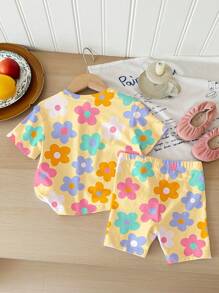 SHEIN 2pcs Young Girl Casual Simple Short Sleeve Top And Shorts Set, Suitable For Summer