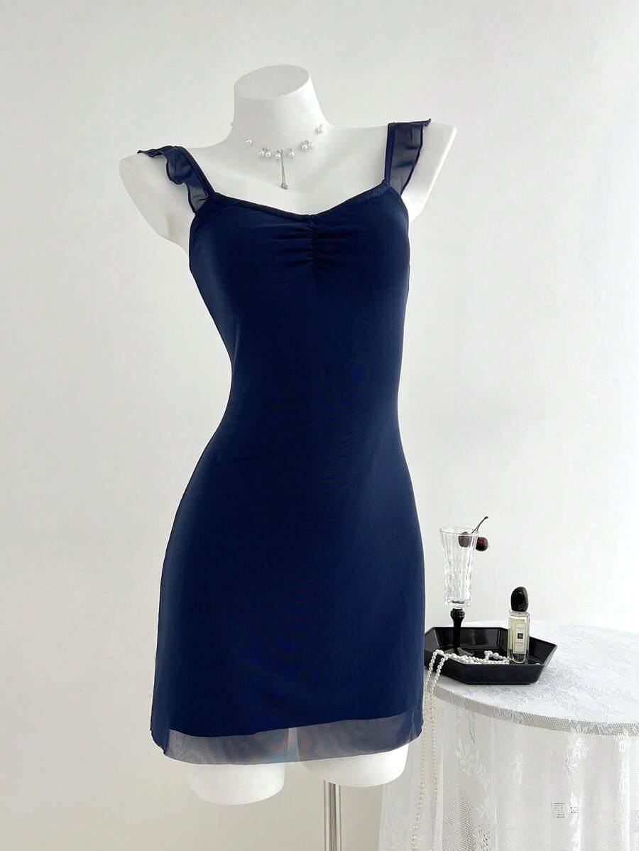 Chiquease Vestido mini elegante de unicolor con escote cuadrado, manga corta, fruncido y parches de tul