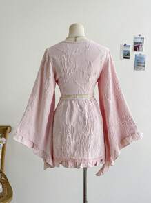 Soleia 2 件套女士度假柳枝纹理面料荷叶边 V 领喇叭袖衬衫和荷叶边下摆裙套装，适合嬉皮士、音乐节、派对 - 粉色 - 查看 2