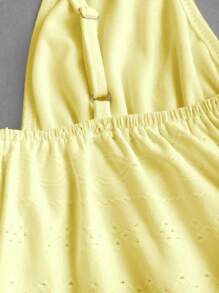 Sweetra Débardeur blanc de style vacances de plage pour femmes, jacquard tricoté au décolleté en V avec volants à l'ourlet, Top court, été