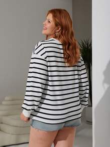 SHEIN EZwear Plus Size Casual Black And White Stripe Loose Dropped Shoulder Sweatshirt Graduation,Back To School Outfits,Graduation,Teacher Outfits For Women,Back To School Winter Fall Autumn
