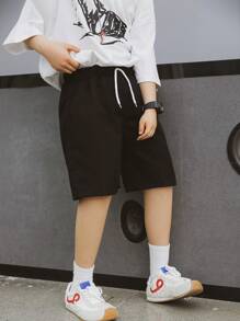 2pcs Boys Fashionable, Versatile Black & White Plaid Knee-Length Shorts, Summer