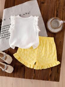 SHEIN Conjunto de colete e short amarelo com babados, malha jacquard marfim, para meninas pequenas, roupa de verão fofa e adorável para bebês