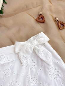 SHEIN Leap Crew 少女白色纯色刺绣花卉短裙，带蝴蝶结，可爱返校，节日家庭户外春季野餐日常穿着，适合各种场合