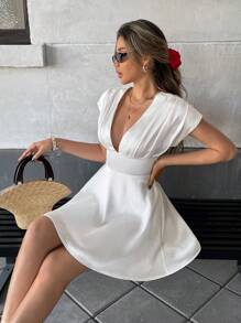 INAWLY Elegantes Sommerkleid mit tiefem V-Ausschnitt, einfarbig, kurze Ärmel, Konzertoutfit