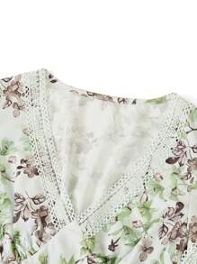 Ellevyn Ladies Elegant Ditsy Floral Lace Patchwork Summer Dress - Green - View 5