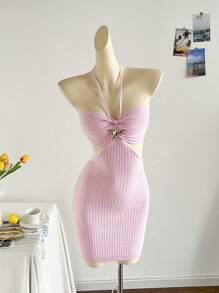 Soleia Vestido mini de punto texturizado en beige con decoración de estrella metálica, diseño de cintura recortada, apropiado para playa/resort, atuendo de verano - Rosa - Ver 6