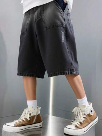 SHEIN Pantalones cortos vaqueros sencillos y cómodos de diseño holgado con lavado degradado negro para niños y adolescentes, ropa básica diaria y sencilla para niños, ropa de verano y primavera