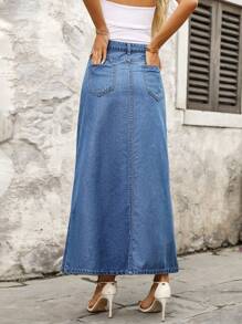 SHEIN Plus Size Women's Single-Breasted Casual Vacation Washed Denim Skirt