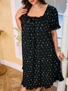 CottageSlumber 玫瑰印花蓬松纱布荷叶边方领加大码女式睡袍，Moo Moo 睡裙，舒适优雅细节