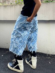 Manfinity EMRG 男士夏季休闲磨边阔腿牛仔短裤外出都市休闲度假街头潮流 emo 风格 - 淺色水洗藍 - 查看 2