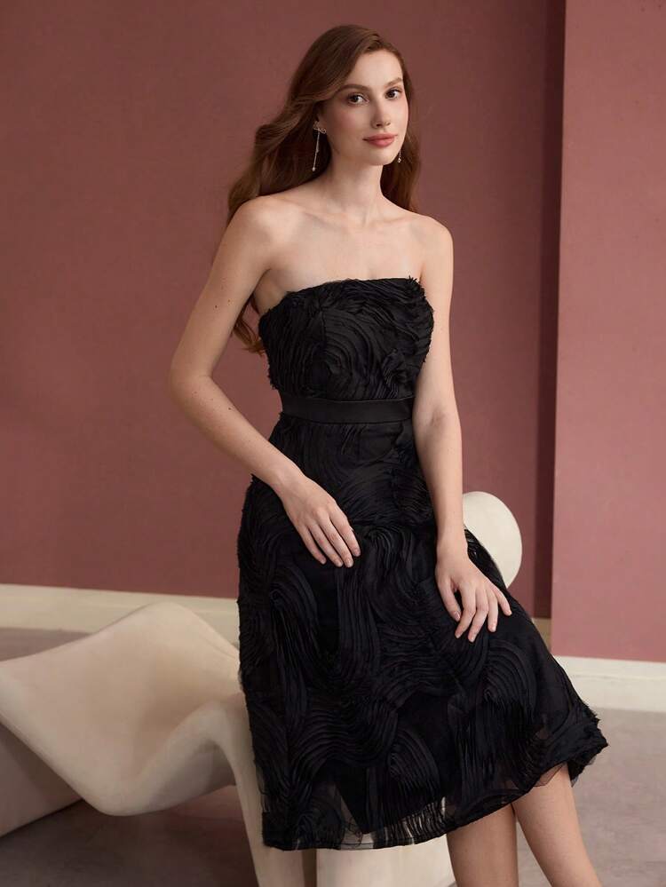 MOTF Soiréza MESH EMBROIDERY TUBE DRESS