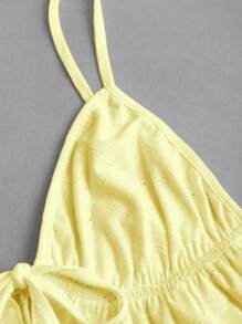 Sweetra Débardeur blanc de style vacances de plage pour femmes, jacquard tricoté au décolleté en V avec volants à l'ourlet, Top court, été