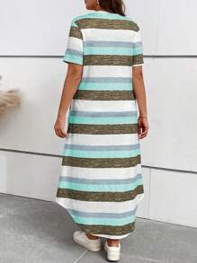 SHEIN LUNE Plus Size Striped Print V-Neck Long Arched Hem Short Sleeve Loose Tee