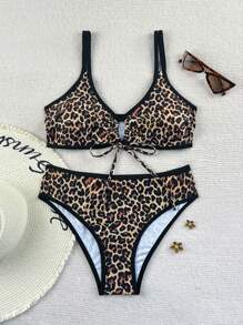 SHEIN Swim Conjunto de Roupa de Praia para Mulheres na Primavera - Novo Conjunto de Maiô Bikini com Estampa de Leopardo, Decote Halter, Amarração na Frente e Abertura Lateral para Mulheres, Looks de Verão - Multicolorido - Visão 2