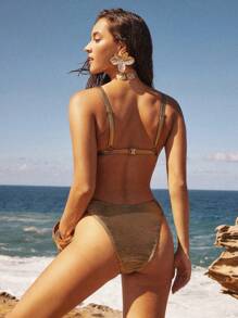 Anewsta 2 件金属反光 V 领高开叉纹理比基尼套装，时尚、优雅、精致，SS 2025 - 彩色 - 查看 2