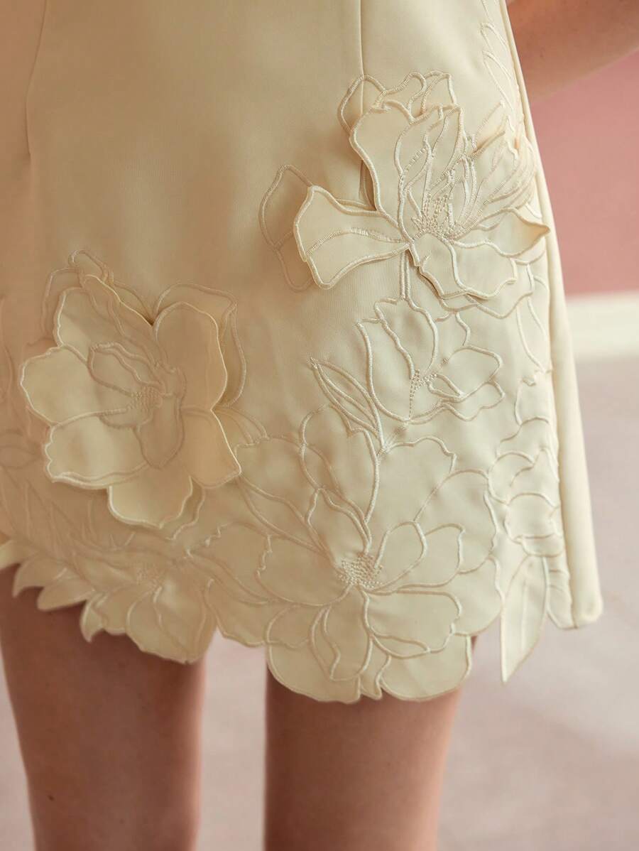 MOTF PREMIUM EMBROIDERED FLORAL DECOR SHORT CASUAL DRESS - Yellow - View 2