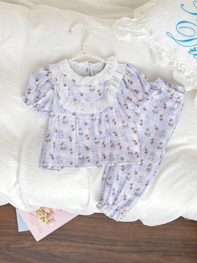 2 件婴幼儿柔软舒适紫色可爱兔子花卉印花上衣，带刺绣领口和后背锁孔扣，搭配裤子，可爱家居服套装