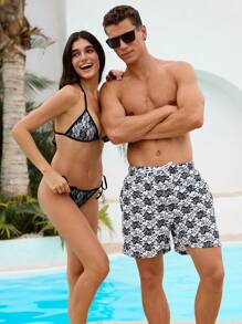 Manfinity VDAYZ Pantalones cortos de playa con estampado completo y cordón en la cintura para hombres de talla grande - Negro - Ver 6