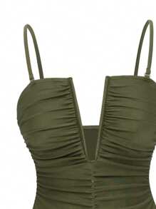 Swim Oasis 2件套海滩度假性感纯色V领褶饰细肩带连体泳衣和前开叉半身裙套装