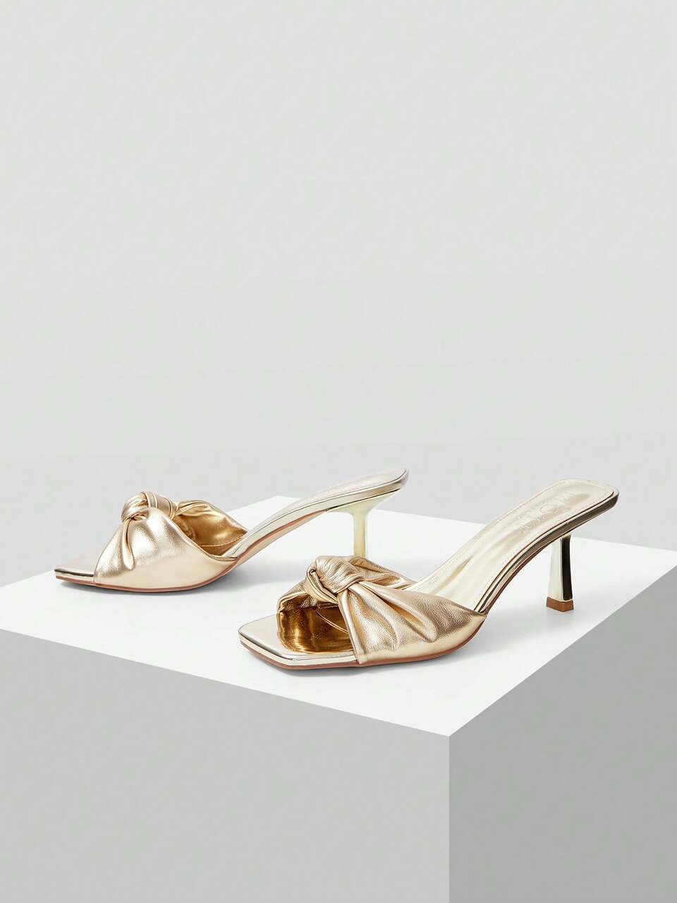 WOMAN SHOES FASHIONABLE HIGH-HEELED SHOES FOR SUMMER GRADUATION HEELS PROM HEELS VACATION SHOES SUMMER ELEGANT HEELS ELEGANT BASICS BUSINESS CASUAL BUSINESS CHIC SPRING SHOES SPRING BREAK EASTER FOR CHRISTMAS SPRING SHOES SUMMER SHOES