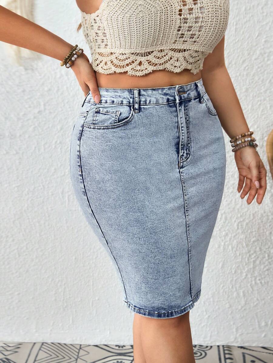 EMERY ROSE Plus Size Casual Vacation Retro Snow Wash Denim Mini Skirt - Blue and White - View 1