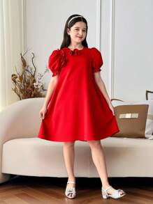 SHEIN Vestido holgado de línea A con cuello redondo, mangas abultadas y volante en el bajo para niña preadolescente, estilo elegante y casual para resort, color rojo