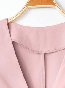 SHEIN Clasi Chaleco de mujer talla grande elegante y romántico con botones, cuello en V y bajo asimétrico con volantes en color liso, adecuado para el trabajo