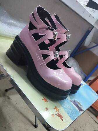 Goth Nouvelles chaussures femme babies 2024, style de rue. Mocassins décontractés à bout rond et talon épais pour le travail, printemps