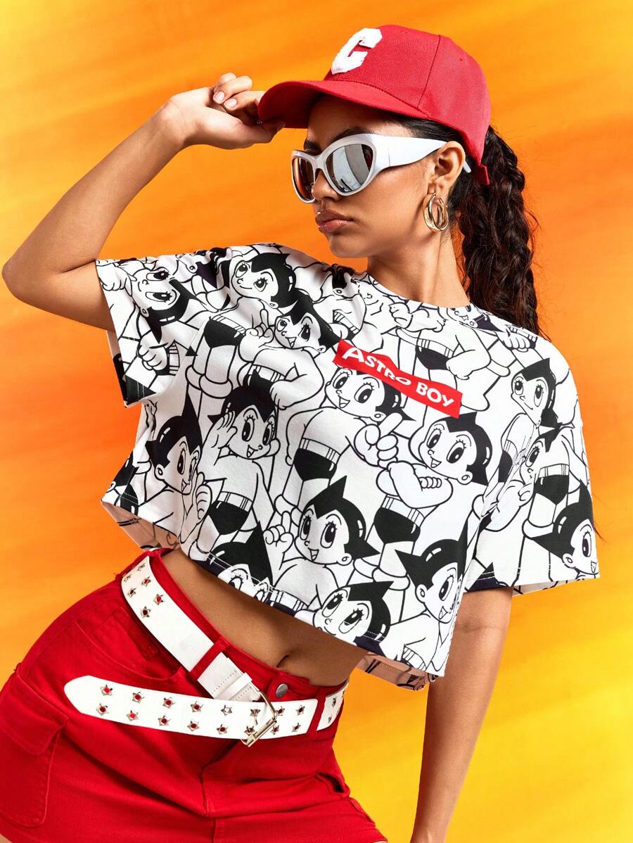 Astro Boy X SHEIN 圆领短袖剪裁宽松夏季舒适卡通休闲街头酷炫经典黑白英文图案女式T恤 - 白色 - 查看 1