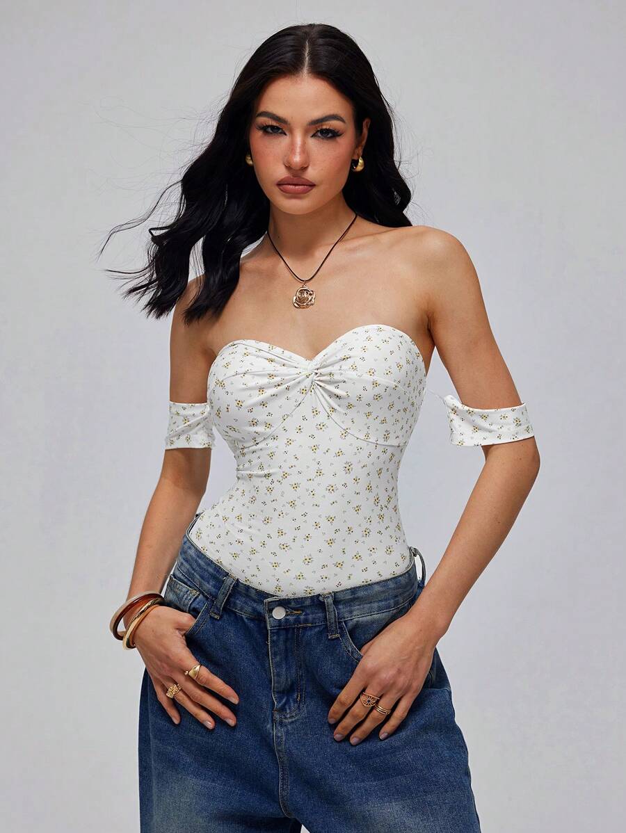 Roylia Short Sleeve Open Shoulder Ditsy Floral Twist Front Bodysuit