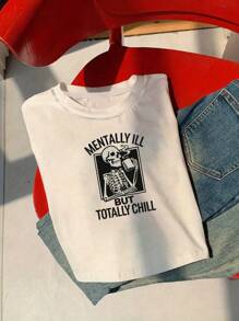 Camiseta corta de manga corta y cuello redondo con gráfico de calavera y letra para mujer, talla estándar