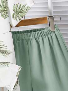 2 pièces Ensemble de chemise à manches courtes florales et shorts décontractés pour garçons préadolescents, convenant pour le trajet, l'école, le port casual quotidien, les sports, le printemps/l'été, les vacances, la plage