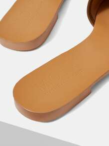 MOTF PREMIUM 露趾扣平底凉鞋 - 棕色 - 查看 4