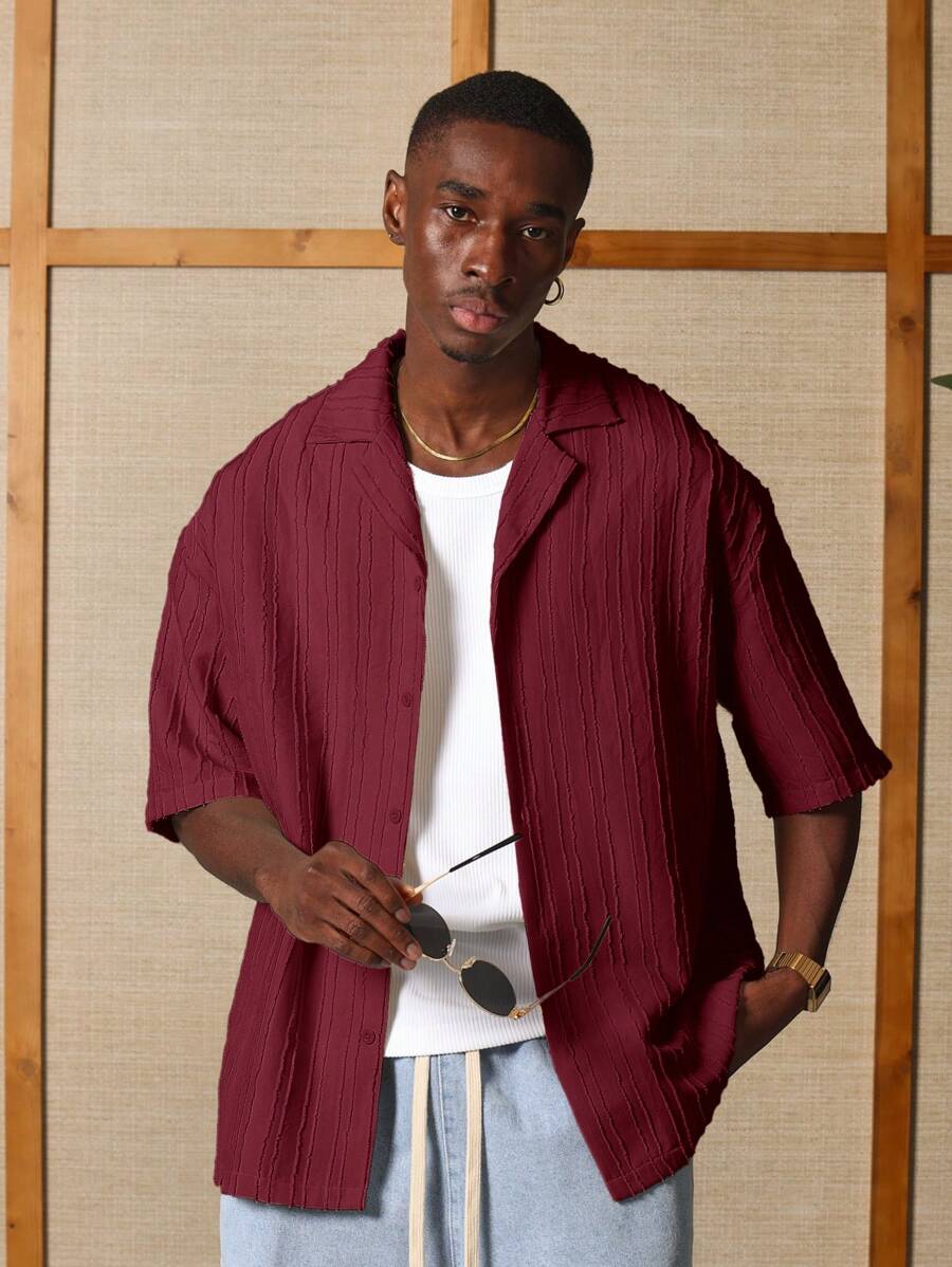 SUMWON 纹理条纹夏季度假衬衫纽扣领露营领假日海滩休闲短袖轻便度假周末家居服 - 酒紅色 - 查看 1