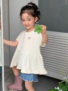 DAZY Camiseta de manga corta de cuello redondo casual con bordado para niñas, conjuntos de verano para niñas
